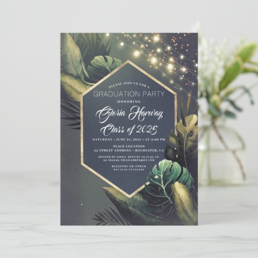 Strand Palm String Lights Afstuderen Uitnodiging (Staand voorkant)