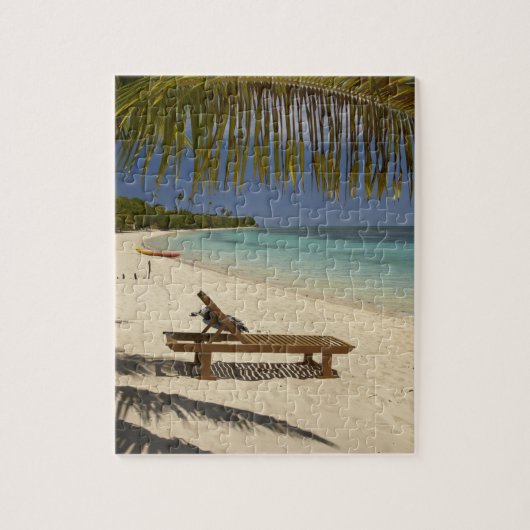 Strand, palmbomen en ligstoel legpuzzel (Verticaal)