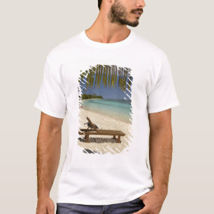 Strand, palmbomen en ligstoel t-shirt