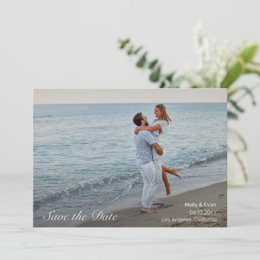 Strand Romance Foto Bruiloft Save the Date Kaart (Staand voorkant)