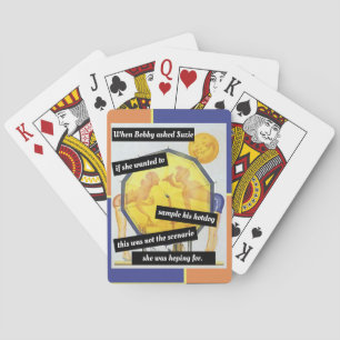 strand scene, koppel achter de paraplu, grappig pokerkaarten