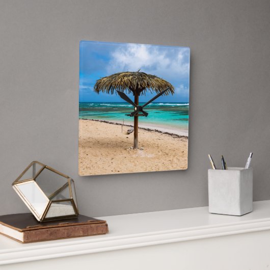 strand van Anse des Rochers Vierkante Klok (Kantoor)