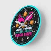 Strand Vibe Roze Flamingo Ontwerp Ronde Klok (Hoek)