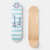 Strand Vibes Blauw Wit Gestreept Cool Monogram Persoonlijk Skateboard (Voorkant)