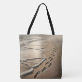 Strand Voetafdrukken In Zand Tote Bag (Voorkant)