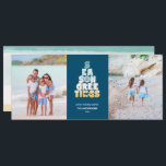 Strand Zeeen en groeten Feestdagenkaart<br><div class="desc">Leuk strand Seizoen Groeten in een grillige typografie ontwerp in strandkleuren met zand dollar en vis accenten en twee foto's. De golven van de oceaankleur op omgekeerde kant. FOTO TIP: Voor het beste resultaat, kies foto's met het onderwerp in het midden en / of pre-cropt het naar een vergelijkbare vorm...</div>