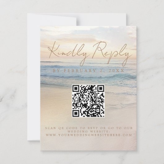 Strand Zonsondergang Zee Bruiloft Scan Code RSVP Kaartje (Voorkant)