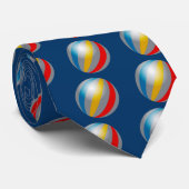 strandballen op blauwe achtergrond stropdas (Opgerold)