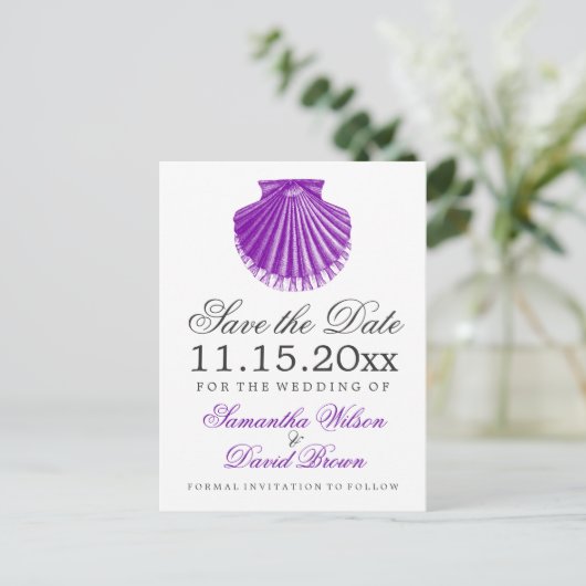 Strandbruiloft Bewaar de datum Scallop Shell Paars Aankondigingskaart (Staand voorkant)