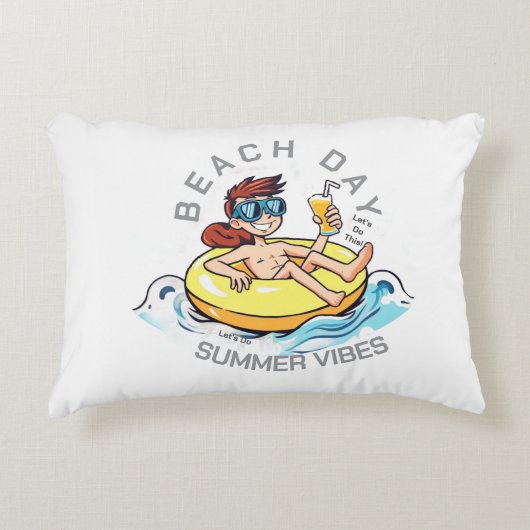 Stranddag Cartoon Karakter op Opblaasbare Ring Accent Kussen (Voorkant)