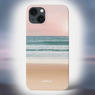 Strandgezicht met strand, zee en lucht als kleurri iPhone 13 hoesje