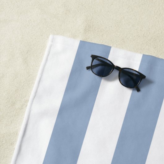 Strandhanddoek lente pastel blauw & wit gestreept strandlaken (In situ)