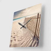 Strandhek in zand vierkante klok (Hoek)