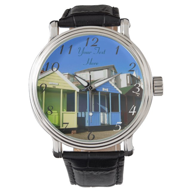 Strandhutten blauwe luchten engelse kust horloge (Voorkant)