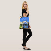 Strandhutten blauwe luchten engelse zomer kust fot tote bag (Op model)