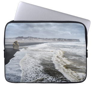 Strandlandschap in de winter laptop sleeve