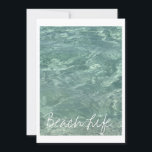 Strandleven Citaten Golven Oceaan Heldere Teal Wat Feestdagenkaart<br><div class="desc">Gedrukt met een prachtig beeld van helder oceaanwater op het strand met een sjabloon voor aangepaste tekst dat u kunt bewerken!</div>