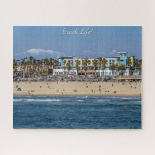 Strandleven!  Huntington Beach met besneeuwde berg Legpuzzel