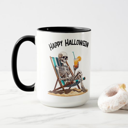 Strandloungen Skeleton Halloween Mok (Met donut)