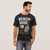 Strandmodus op metaaldetectie-avontuur t-shirt (Voorkant volledig)