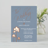 Strandpalmbomen Dusty Blue Tropical Wedding Folie Uitnodiging (Staand Voorkant)