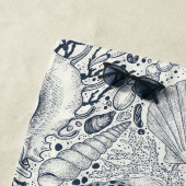 Strandschatten, schelpen, krab, koralen en zeewier strandlaken (In situ)