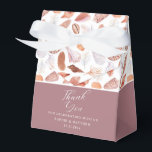 Strandschelpen Aquarel Kust Chic Bruiloft Bedankdoosjes<br><div class="desc">Beach Seashells Watercolor Coastal Chic Trouw Favor Dozen hebben een mooi schelp patroon op een witte achtergrond met de tekst "Dank je wel" in modern schrift en gepersonaliseerd met uw namen en datum. Aan de achterkant staat uw sociale media hashtag. Perfect voor kust- en zomerhuwelijken en evenementen. Personaliseer door de...</div>