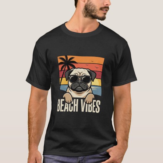 Strandstemming Pug Hond Zonsondergang T-shirt (Voorkant)