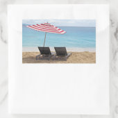 STRANDSTOELEN ONDER EEN PARAPLU IN MONTEGO BAY RECHTHOEKIGE STICKER (Tas)