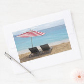 STRANDSTOELEN ONDER EEN PARAPLU IN MONTEGO BAY RECHTHOEKIGE STICKER (Envelop)