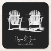 Strandstoelen zwart-wit bruiloft kartonnen onderzetters (Voorkant)