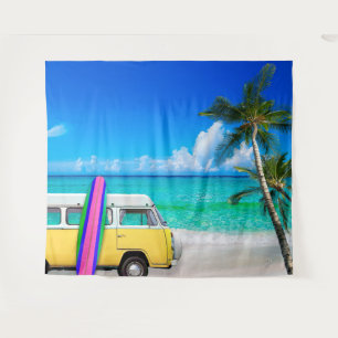 Strandtafereel met gele bestelwagen en roze surfpl wandkleed