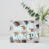 Strandthema bewegend briefkaart met zeeschelpen (Staand voorkant)