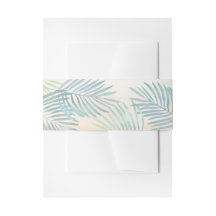 Strandtrouwdag met zand en palmen