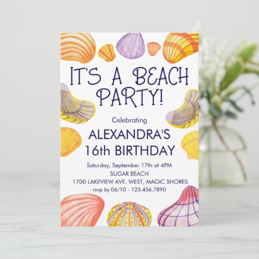 Strandverjaardagsuitnodiging met Waterverf Shells Kaart (Staand voorkant)