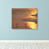 Strandwandeling bij Sunrise Canvas Afdruk (Insitu (Houten vloer))