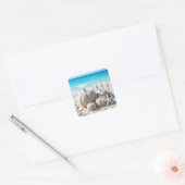 Strandzandpompoenen en zeesterren vierkante sticker (Envelop)