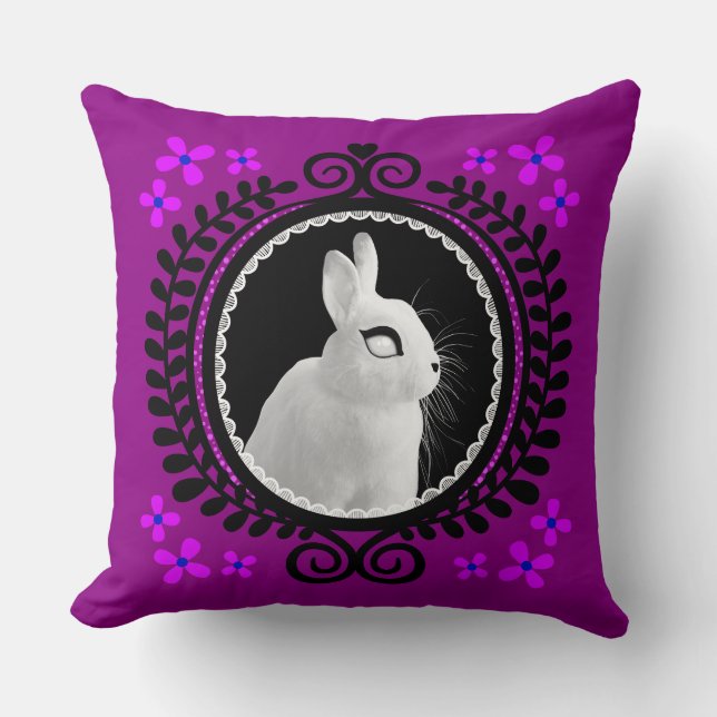 Strange White Bunny: Magenta, Black & Blue Kussen (Voorkant)