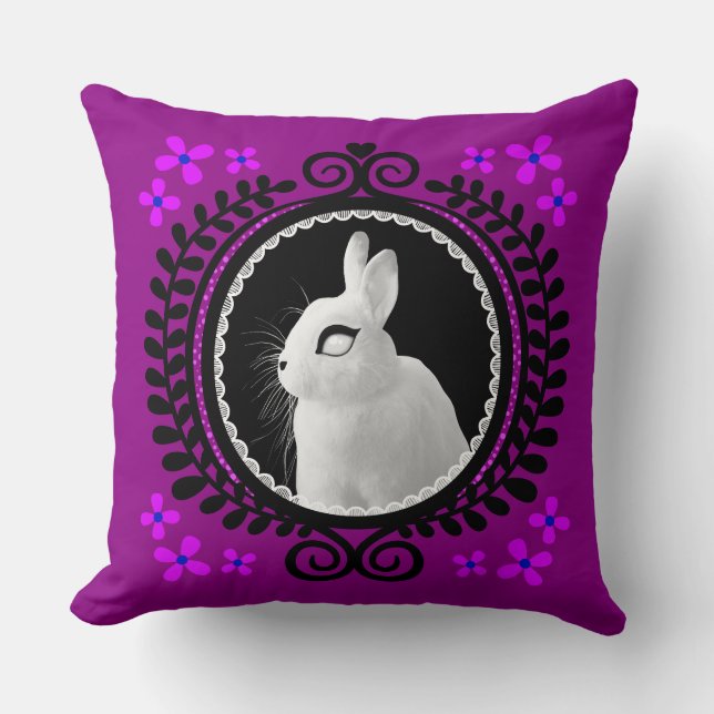 Strange White Bunny: Magenta, Black & Blue Kussen (Voorkant)