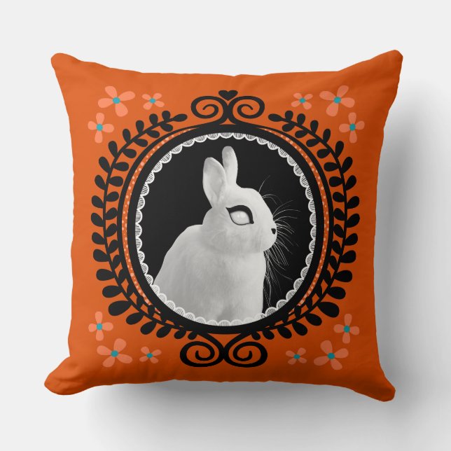 Strange White Bunny: Orange, Teal, & Black  Kussen (Voorkant)