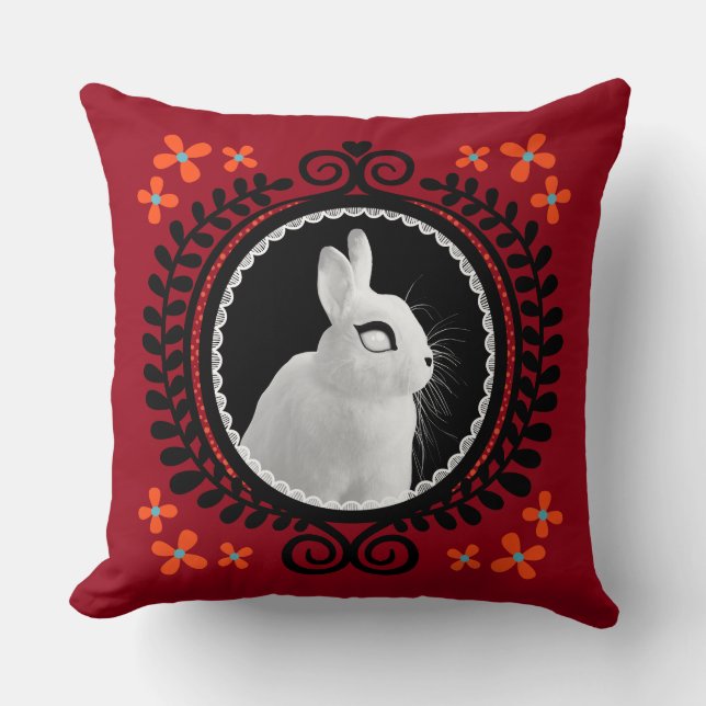 Strange White Bunny: Red, Black, Teal, & Orange Kussen (Voorkant)