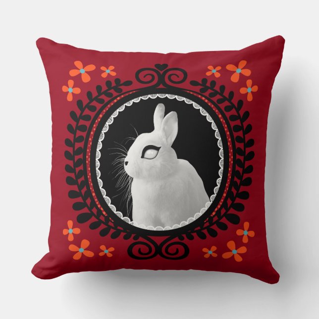 Strange White Bunny: Red, Black, Teal, & Orange Kussen (Voorkant)