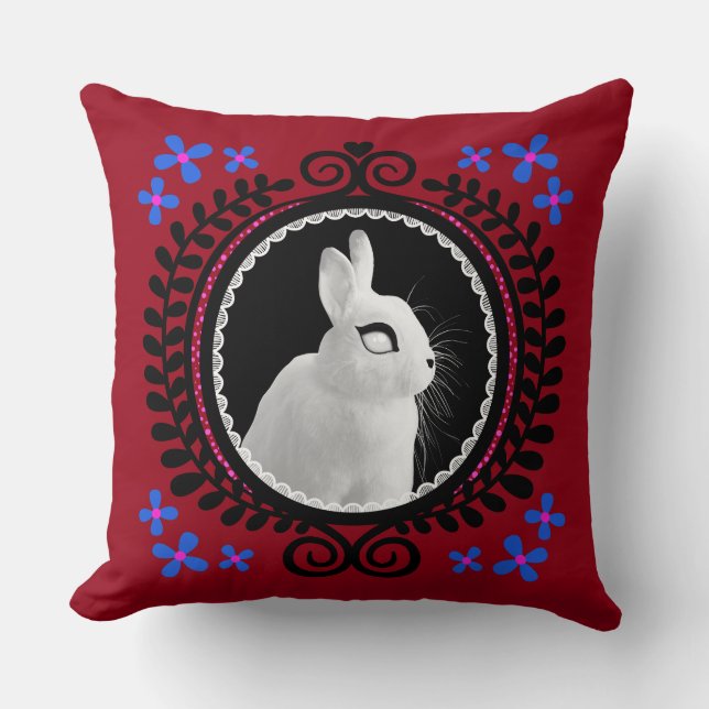 Strange White Bunny: Red, Blue, Pink & Black  Kussen (Voorkant)
