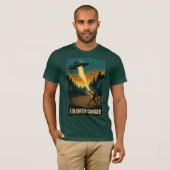 Stranger Danger – Retro Sci-Fi Bos Scene T-shirt (Voorkant volledig)