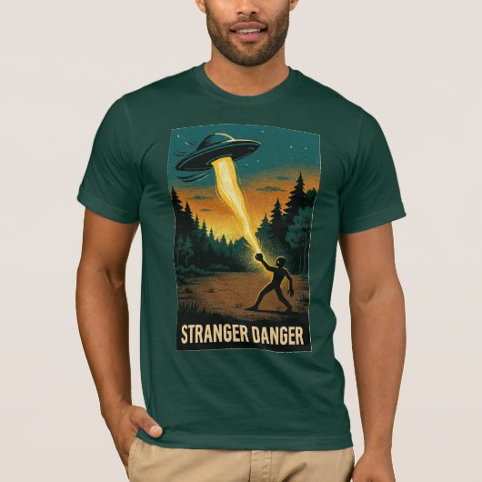 Stranger Danger – Retro Sci-Fi Bos Scene T-shirt (Voorkant)