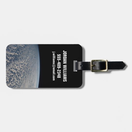 Stratocumulus wolken boven de Stille Oceaan. Bagagelabel (Voorkant horizontaal)