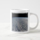 Stratocumulus wolken boven de Stille Oceaan. Grote Koffiekop (Rechts)