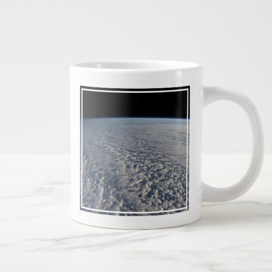 Stratocumulus wolken boven de Stille Oceaan. Grote Koffiekop (Rechts)