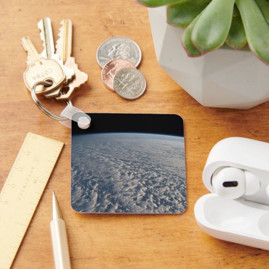 Stratocumulus wolken boven de Stille Oceaan. Sleutelhanger (Bureau)