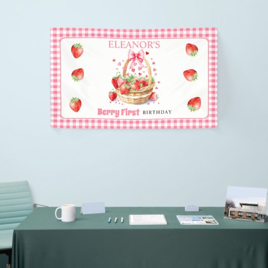Strawberries and pink bow Berry First Birthday Spandoek (Beurs)